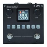 Černý efektový procesor s nápisy BLACKBOX Amp Modeler / Effects Processor a M-VAVE. Zařízení má displej s označením P21, dva otočné knoflíky s popisk…