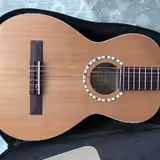 Prod&aacute;m klasickou kytaru Art & Lutherie AMI (Made in Canada)