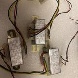 Převodový transformátor RCF ze 100 voltů na 8 ohmů, 