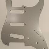 Pickguard pre STRATOCASTER sivý hliník