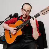 **Hrajte na kytaru jako prof&iacute;k! 