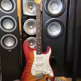 překr&aacute;sn&yacute; 1994 Fender Stratocaster Japan Foto flame