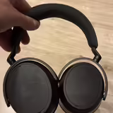 Jarn&iacute; &uacute;klid: Sennheiser Momentum 4 Wireless