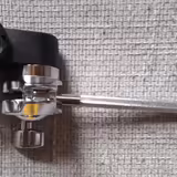 Kloubov&yacute; drž&aacute;k Snare padu Roland.