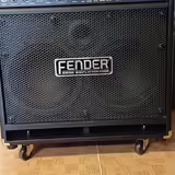 Baskytarov&eacute; combo FENDER+př&iacute;slu&scaron;enstv&iacute;.