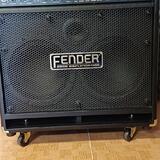 Baskytarové combo FENDER+příslušenství.