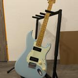 Fender Noventa Stratocaster MN – Daphne Blue