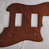 Dřevěn&yacute; pickguard na kytaru Resonet Grazioso II