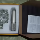 Kondenz&aacute;torov&yacute; mikrofon v designu U87