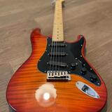Stratocaster "custom shop" (NITRO, EMG, Flame Top) Fender