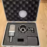 AKG C214 Kondenz&aacute;torov&eacute; mikrofony
