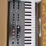 Arturia MiniFreak Syntetiz&aacute;tor