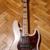 Pickguard na Fender jazz bass deluxe 2012 usa
