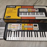 Keyboard yamaha PSS F30
