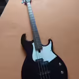 Baskytara YAMAHA 234 - 4- strunn&aacute;. 