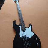 Baskytara YAMAHA 234 - 4- strunná. 