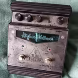 Vintage efekty Ibanez, Hughes Kettner, Boss, Yamaha