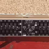 Stereo Ekvaliz&eacute;r Behringer Ultragraph Pro EQ FBQ1502HD