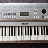 Klávesy Yamaha DGX 220