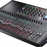 Soundcraft SiCompact 24 se stageboxem Soundcraft mini 32. 