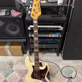 C.G.Winner MIJ jazzbass