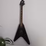 Kytara do V čern&aacute;, poctivy masiv