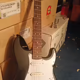Elektrick&aacute; kytara MAL&Aacute; stratocaster (Fender)