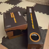 Nepoužit&aacute; podložka pod kytaru/basu Dunlop + drž&aacute;k na krk