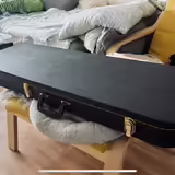 Pevn&yacute; obal na elektrickou kytaru 