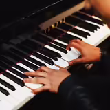 ZPĚVAČKA HLED&Aacute; KL&Aacute;VES&Aacute;KA/PIANISTU - Pardubice 