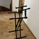 Kl&aacute;vesov&yacute; stojan pro dvě zař&iacute;zen&iacute; Soundking 