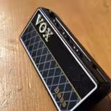 VOX basov&yacute; sluch&aacute;tkov&yacute; zesilovač na cvičen&iacute; 
