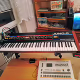 Roland Juno 6 