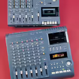Sh&aacute;n&iacute;m kazetov&yacute; recorder TASCAM