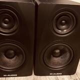 Profesionální 3-pásmové monitory M-Audio M3-8 (pár)