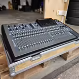Mix&aacute;žn&iacute; pult Behringer X32.