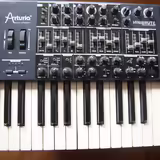 Arturia MiniBrute 