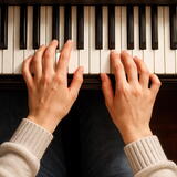 HLEDÁME PIANISTU/KU / MĚLNÍK A OKOLÍ