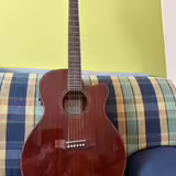Mahagonov&aacute; elektroakustika HB 500 TL