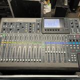 Behringer X32 s casem