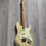 Squier Pro Tone Stratocaster (1997) + př&iacute;slu&scaron;enstv&iacute;
