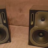 Behringer Truth B2031