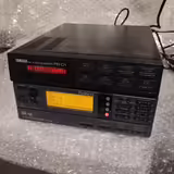Roland CS-88 a Yamaha FB-01