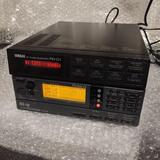 Roland CS-88 a Yamaha FB-01