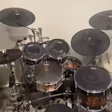 Evans Db One rock pack + cymbals 