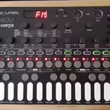 Sonicware LIVEN 8bit warps SLEVA!