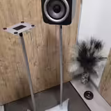 Stojany na reproduktory