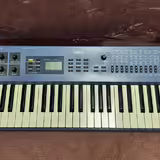 Prod&aacute;m syntez&aacute;tor Yamaha CS1X