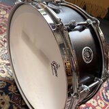PREDÁM NOVÝ GRETSCH BROOKLYN STANDARD 14x5,5 MIKE JOHNSTON