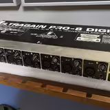 Behringer ADA8000